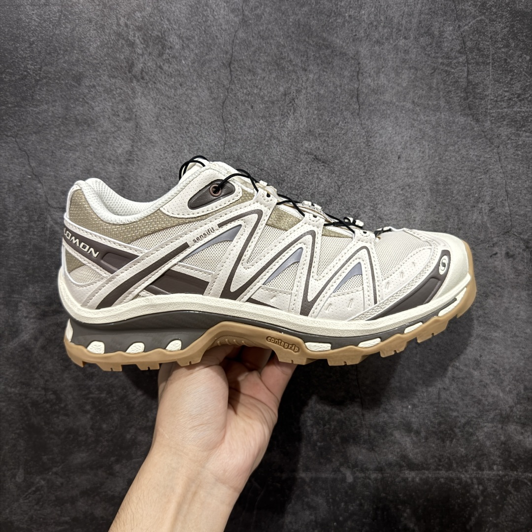 【666版本】Salomon XT-QUEST ADV 萨洛蒙情侣款户外机能鞋 475413 全新品质 巅峰之作 所有配色均购物原版拆解1:1开发 原材料打造 非市场公版便宜货 私模大底 清洁度比市场所有版本都高 全套原纸板楦头开发 原厂网布配套 确保原汁原味 完美呈现版型 原档数据独家私模五层组合大底 原装Ortholite轻量化鞋垫 中底布带钢印编号 原厂TPU锁扣 进口港宝加持 后跟自然饱满 还原公司包裹性 鞋面采用SENSIFT贴合技术 全方位贴合包裹脚型 鞋跟部鞋底牵引设计 提供强大的抓地性能 更适应野外崎岖不平的道路 其4D ADVANCED CHASSIS底盘 材料轻量大化 钉齿设计更具稳定性 防护性 鞋底易磨损区运用CONTAGRIP高耐磨材料 应对城市硬质路面长距离跑考验 尺码:36 36.5 37.5 38 38.5 39 40 40.5 41 42 42.5 43 44 45 46-选品中心