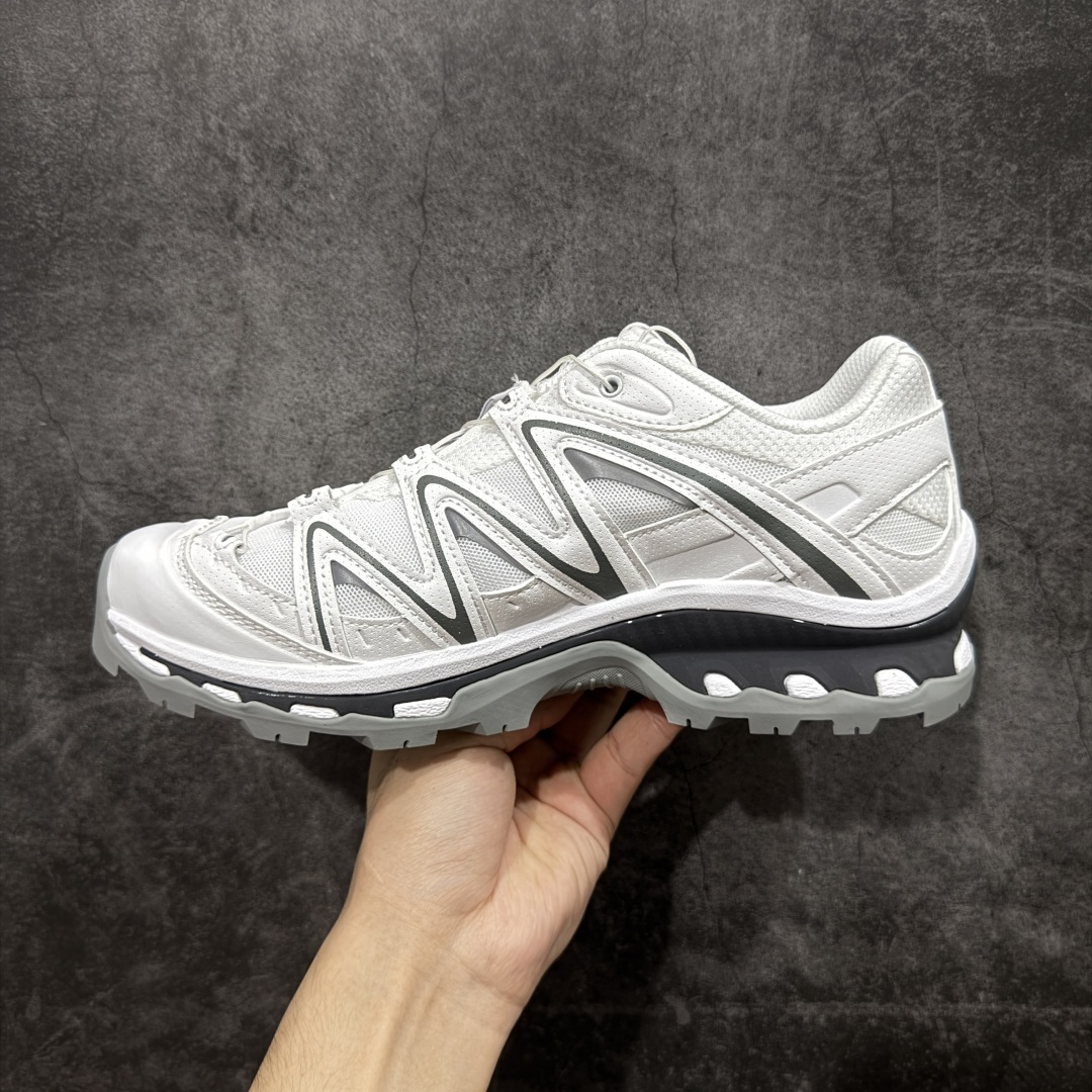 图片[2]-【666版本】Salomon XT-QUEST ADV 萨洛蒙情侣款户外机能鞋 401523 全新品质 巅峰之作 所有配色均购物原版拆解1：1开发 原材料打造 非市场公版便宜货 私模大底 清洁度比市场所有版本都高 全套原纸板楦头开发 原厂网布配套 确保原汁原味 完美呈现版型 原档数据独家私模五层组合大底 原装Ortholite轻量化鞋垫 中底布带钢印编号 原厂TPU锁扣 进口港宝加持 后跟自然饱满 还原公司包裹性 鞋面采用SENSIFT贴合技术 全方位贴合包裹脚型 鞋跟部鞋底牵引设计 提供强大的抓地性能 更适应野外崎岖不平的道路 其4D ADVANCED CHASSIS底盘 材料轻量大化 钉齿设计更具稳定性 防护性 鞋底易磨损区运用CONTAGRIP高耐磨材料 应对城市硬质路面长距离跑考验 尺码：36 36.5 37.5 38 38.5 39 40 40.5 41 42 42.5 43 44 45 46-选品中心