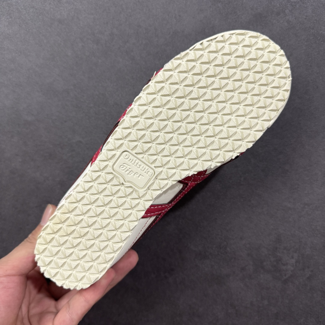 图片[9]-【头层性价比】Asics Onitsuka Tiger MEXICO 66 亚瑟士鬼冢虎复古经典板鞋 CNY蛇年限定 原装全套纸板楦头开发 原汁原味 完美呈现版型 私模正确鞋底咬花纹路 一比一鞋头弧度高度鞋身弧度 绝不口嗨 细节品控鞋型随意秒杀市面 原档咬花纹路私模大底 一个单元有六个三角形 总体形拼接呈现花瓣状 官方四联吊牌 原装Ortholite轻量化鞋垫 原盒原配 质保卡 说明书 钢印防尘纸 纸板中底带钢印 乳胶组合鞋垫 支持全方位的对比专柜 产品从款式颜色造型上体现出追求舒适和细节的完美 鞋类更是推崇手工制作的严谨与完美 融舒适性与可穿性的设计风格 注重细节的完美和别致魅力 既保持稳重 又不失轻松的时尚感 尺码：36 37 37.5 38 39 39.5 40 40.5 41.5 42 42.5 43.5 44 45-选品中心