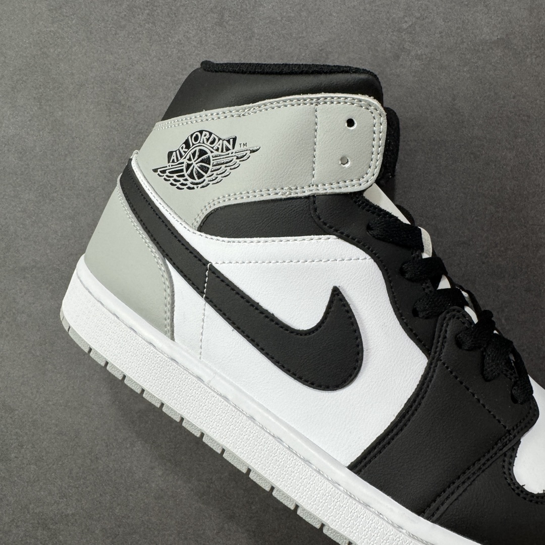 图片[6]-【K版纯原】Air Jordan AJ1 Mid 中帮 白黑灰 DQ8426-101 全新流水线出品 DT版本唯一平替选择 市场第二梯队最强版 全部原鞋开发 原楦原纸板开发 全鞋电脑针车 原厂内置全掌气垫 原盒内在原标 唯一Zp原版鞋带绑法 免检产品 全新2022版型 全头层皮料 完美零毛边处理 原厂配置全掌气垫 价格定位良心 几十个配色陆续出货 尺码：36 36.5 37.5 38 38.5 39 40 40.5 41 42 42.5 43 44 44.5 45 46-选品中心
