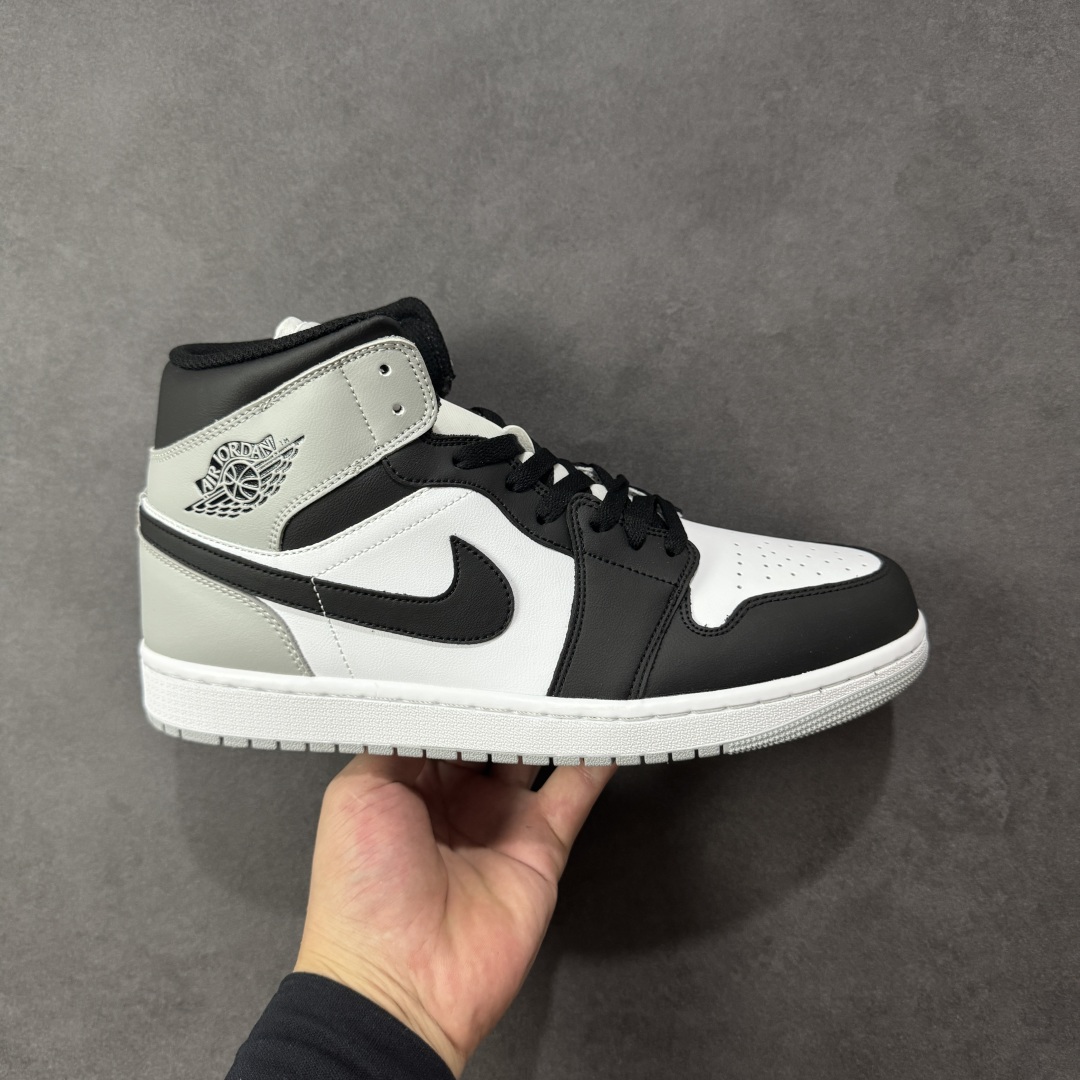 【K版纯原】Air Jordan AJ1 Mid 中帮 白黑灰 DQ8426-101 全新流水线出品 DT版本唯一平替选择 市场第二梯队最强版 全部原鞋开发 原楦原纸板开发 全鞋电脑针车 原厂内置全掌气垫 原盒内在原标 唯一Zp原版鞋带绑法 免检产品 全新2022版型 全头层皮料 完美零毛边处理 原厂配置全掌气垫 价格定位良心 几十个配色陆续出货 尺码:36 36.5 37.5 38 38.5 39 40 40.5 41 42 42.5 43 44 44.5 45 46-选品中心