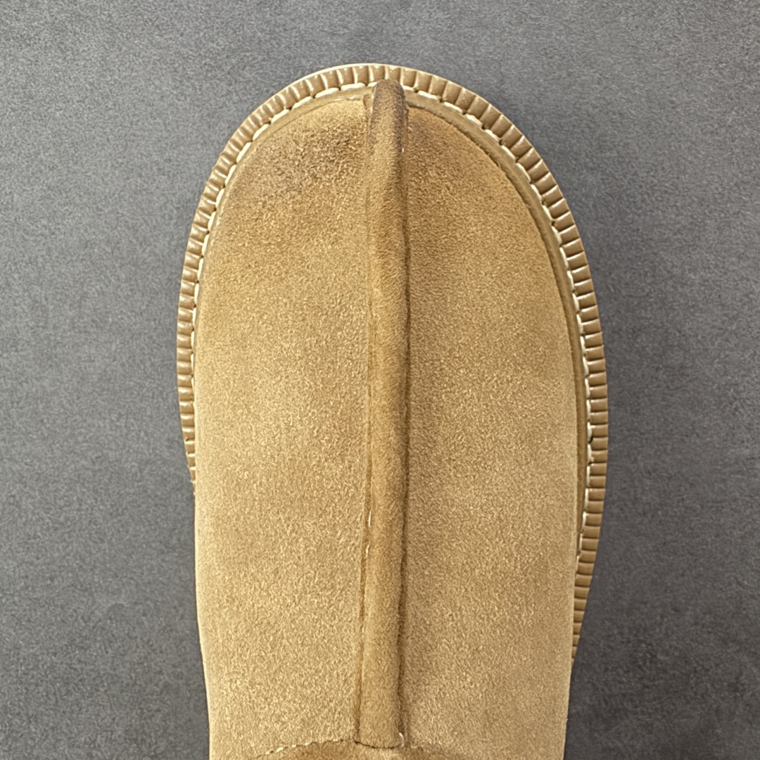 图片[8]-【纯原版】UGG Tasman Lug 2025 新款 塔斯曼系列男鞋 1166913 鞋面采用牛剖层 内里透气网面 传统Eva轻翼大底 档次与舒适并存 一脚蹬设计 穿脱自如 搭配阔腿工装 美式复古巴恩风 鞋头有油蜡做旧感 潮范轻松拿捏 内增加绒鞋垫一副（售后需配件齐全） 尺码：40 41 42 43 44 编码：YQB270280-选品中心