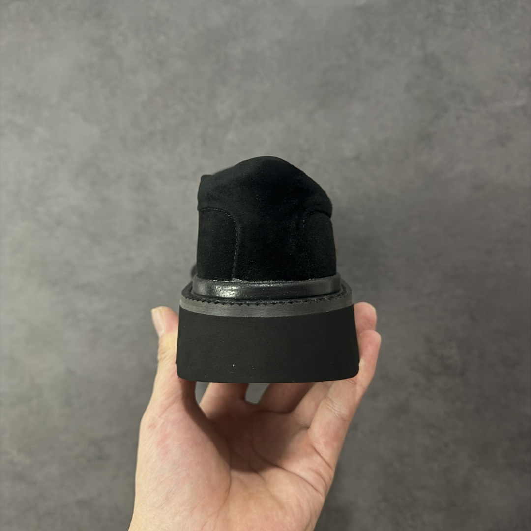 图片[4]-【纯原版】UGG Tasman Lug 2025 新款 塔斯曼系列男鞋 1166913 鞋面采用牛剖层 内里透气网面 传统Eva轻翼大底 档次与舒适并存 一脚蹬设计 穿脱自如 搭配阔腿工装 美式复古巴恩风 鞋头有油蜡做旧感 潮范轻松拿捏 内增加绒鞋垫一副（售后需配件齐全） 尺码：40 41 42 43 44 编码：YQB270280-选品中心