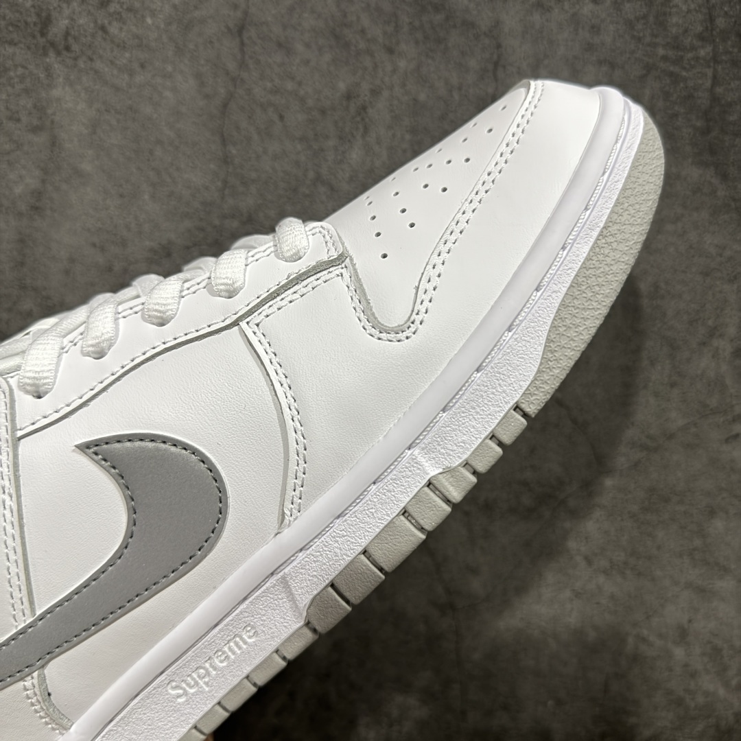 图片[6]-【纯原Z版】Supreme x NK Dunk Low 低帮Sup联名白灰 货号：HQ8487-100 专业dunk大厂出品 品质第一梯队 原材料麂皮打造 原鞋开发 版型完美 全新 Supreme × Nike SB Dunk Low “94” Pack 终于要了 后跟“94”标注Supreme创立年份，中底联名Logo 情怀系列 尺码：36 36.5 37.5 38 38.5 39 40 40.5 41 42 42.5 43 44 44.5 45 46 46.5 47.5-选品中心