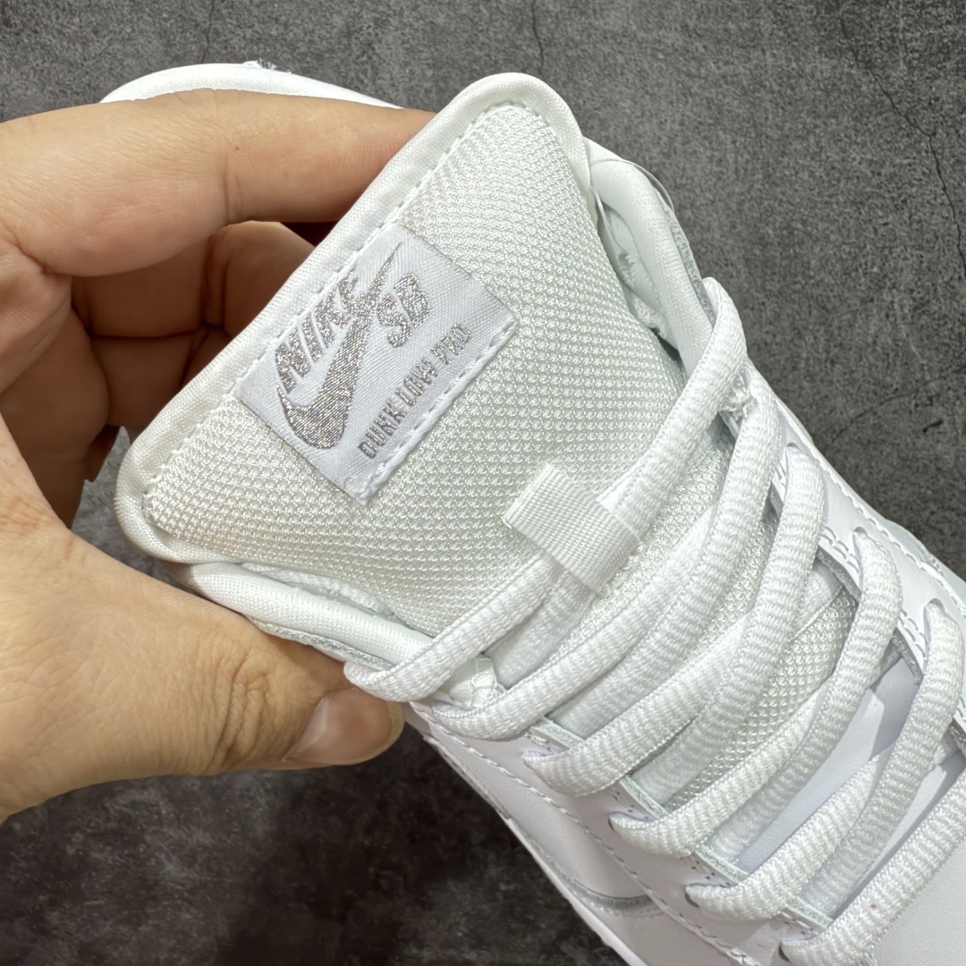 图片[6]-【纯原Z版】Supreme x NK Dunk Low 低帮Sup联名白灰 货号：HQ8487-100 专业dunk大厂出品 品质第一梯队 原材料麂皮打造 原鞋开发 版型完美 全新 Supreme × Nike SB Dunk Low “94” Pack 终于要了 后跟“94”标注Supreme创立年份，中底联名Logo 情怀系列 尺码：36 36.5 37.5 38 38.5 39 40 40.5 41 42 42.5 43 44 44.5 45 46 46.5 47.5-选品中心