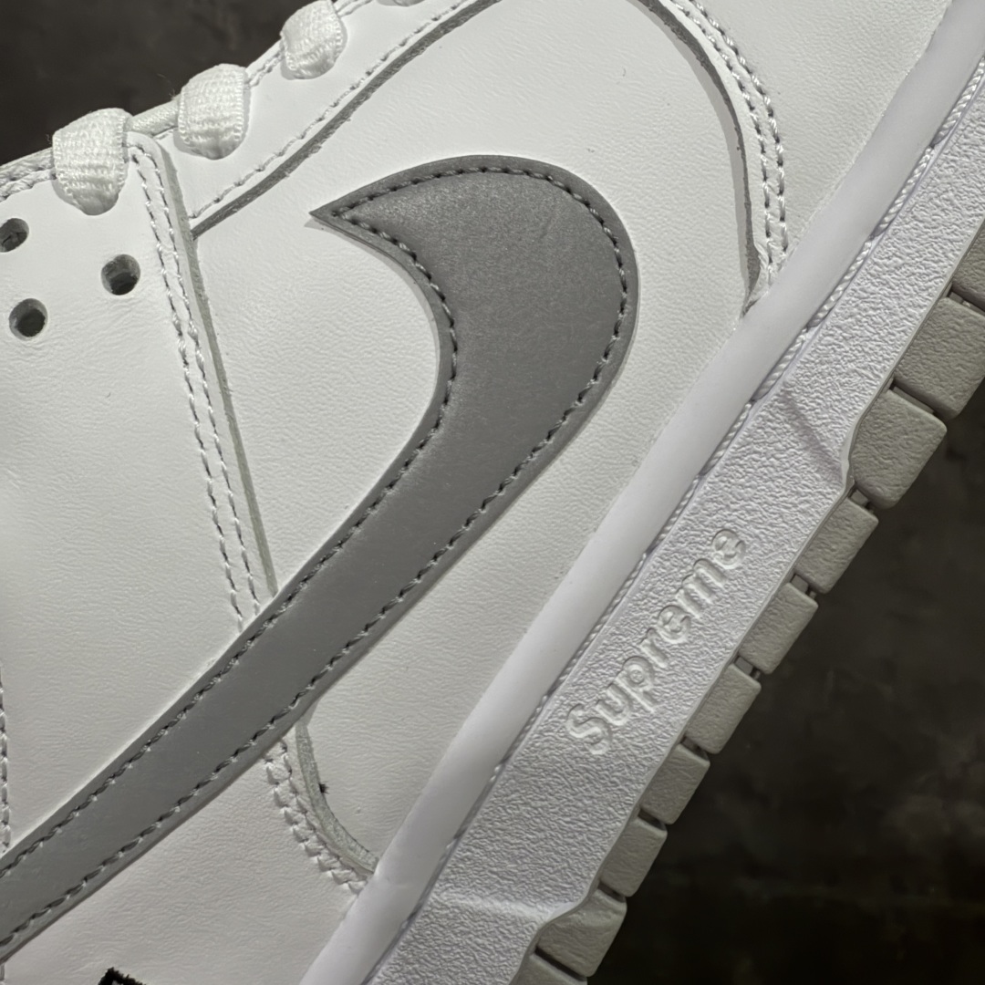 图片[4]-【纯原Z版】Supreme x NK Dunk Low 低帮Sup联名白灰 货号：HQ8487-100 专业dunk大厂出品 品质第一梯队 原材料麂皮打造 原鞋开发 版型完美 全新 Supreme × Nike SB Dunk Low “94” Pack 终于要了 后跟“94”标注Supreme创立年份，中底联名Logo 情怀系列 尺码：36 36.5 37.5 38 38.5 39 40 40.5 41 42 42.5 43 44 44.5 45 46 46.5 47.5-选品中心
