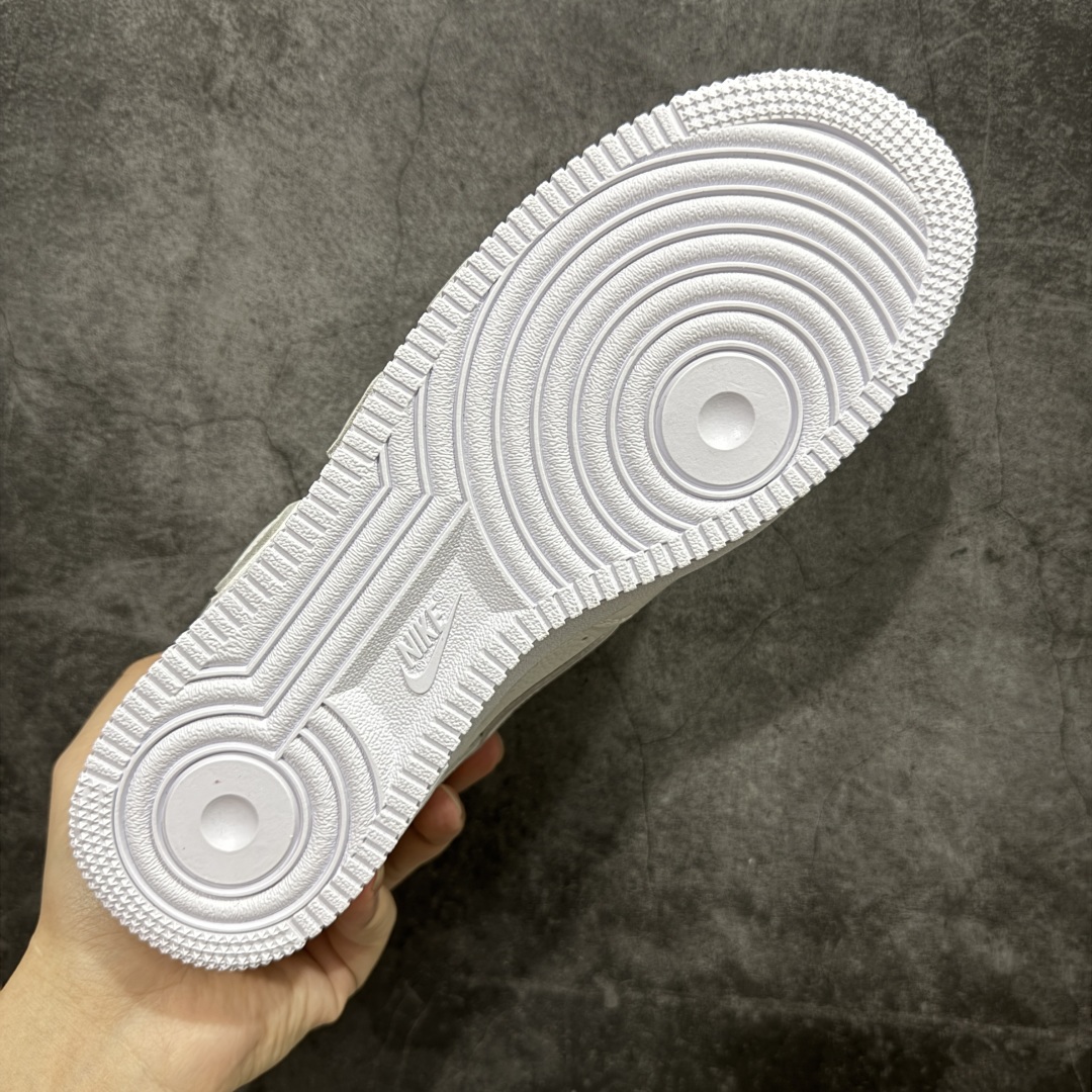 图片[9]-【TOP纯原】CPFM x NK Air Force 1 Low 空军一号系列低帮 纯原生产线出品 市场唯一正确皮料卡色 区别其他版本 经典百搭休闲运动板鞋“联名放大补丁字母”近日，A$AP Bari 在其官方社交媒体上预告了 Cactus Plant Flea Market(CPFM) 和 Nike Air Force 1 Low 的全新配色。 #此次全新推出的紫色和苔藓绿配色，保留了原始黑白版本的标志性风格，均采用皮革鞋面、尼龙鞋舌、带有反光底衬的「AIR SUNSHINE」及同色 AF1 橡胶鞋底。 货号：FQ7069-100 尺码： 40 40.5 41 42 42.5 43 44 44.5 45 46 47.5 48-选品中心