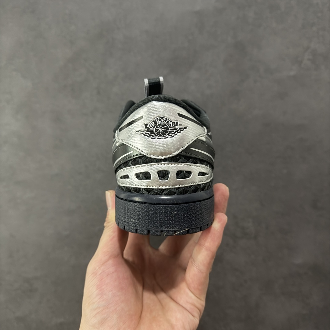 图片[4]-【K版】Air Jordan AJ1 Low 低帮 黑银 HQ2186-001 全新流水线出品 市场第二梯队最强版 全部原鞋开发 原楦原纸板开发 全鞋电脑针车 原厂内置全掌气垫 原盒内在原标 唯一Zp原版鞋带绑法 免检产品 全新2022版型 全头层皮料 完美零毛边处理 原厂配置全掌气垫 价格定位良心 新配色陆续出货 尺码：36 36.5 37.5 38 38.5 39 40 40.5 41 42 42.5 43 44 44.5 45 46-选品中心