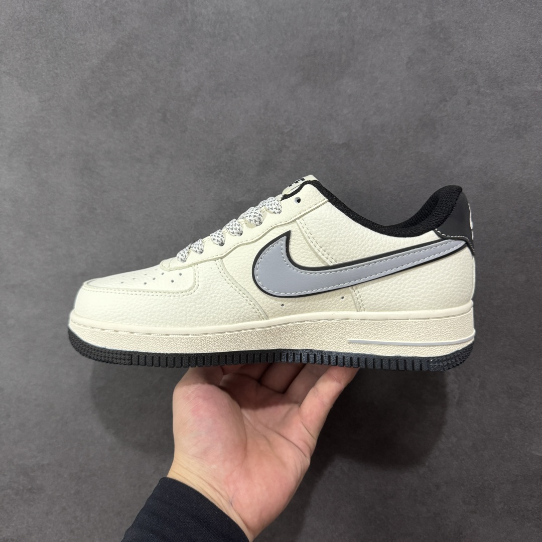 图片[2]-【定制版】Nike Air Force 1\’07 Low 米灰黑字母 空军一号低帮休闲板鞋 JS8028-018  #原楦头原纸板 原装鞋盒 定制五金配件 内置全掌气垫 原厂鞋底  尺码：36 36.5 37.5 38 38.5 39 40 40.5 41 42 42.5 43 44 44.5 45 编码：HXSB310320-选品中心