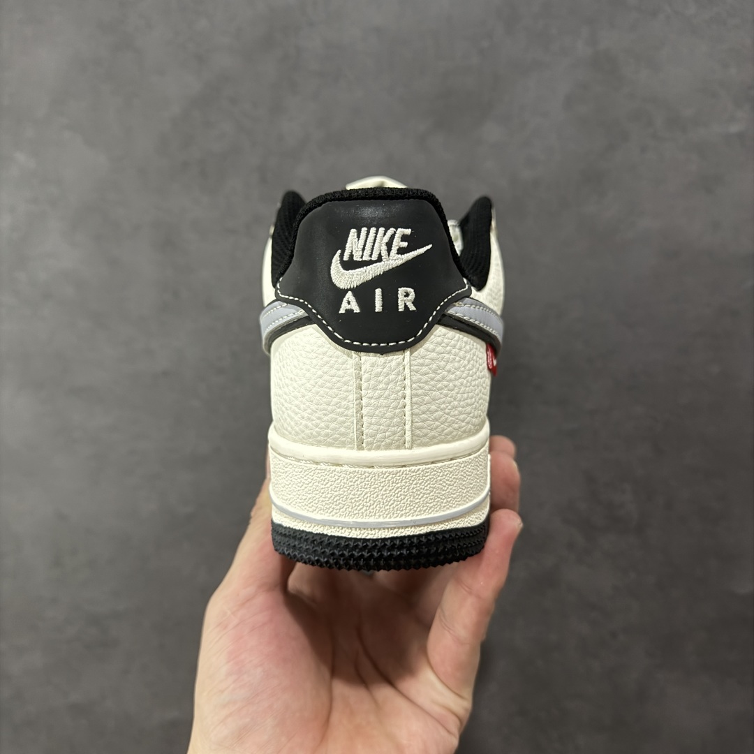 图片[4]-【定制版】Nike Air Force 1\’07 Low 米灰黑字母 空军一号低帮休闲板鞋 JS8028-018  #原楦头原纸板 原装鞋盒 定制五金配件 内置全掌气垫 原厂鞋底  尺码：36 36.5 37.5 38 38.5 39 40 40.5 41 42 42.5 43 44 44.5 45 编码：HXSB310320-选品中心