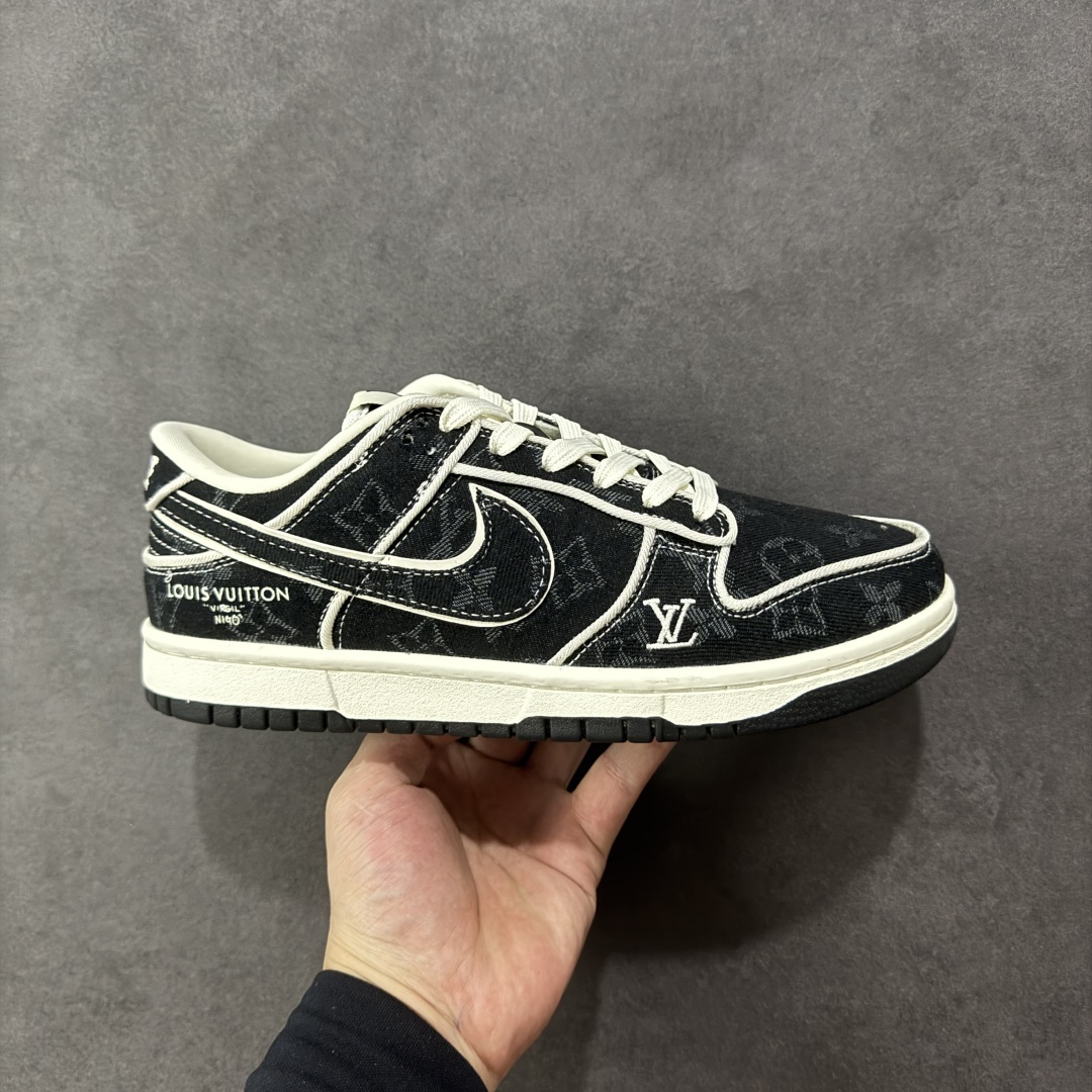【定制版】Nike SB Dunk Low LV联名 白深黑牛仔 高端定制 低帮休闲板鞋 SC0601-467  #定制鞋盒 大厂纯原品质出货 超高清洁度 皮料切割干净无任何毛边 细节完美   尺码:36 36.5 37.5 38 38.5 39 40 40.5 41 42 42.5 43 44 44.5 45 编码:HXSB330340-选品中心