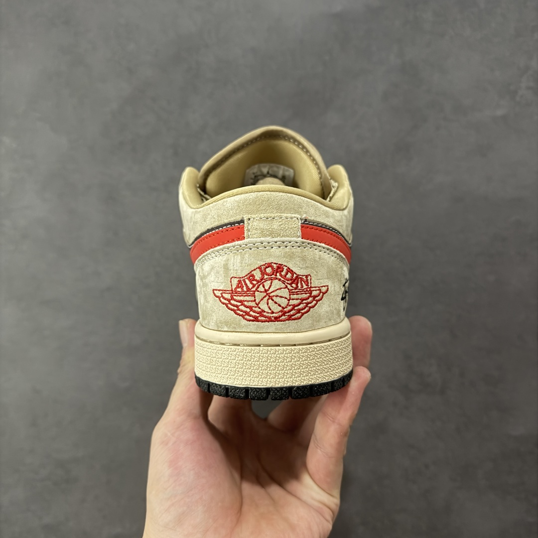 图片[4]-【定制版】Nike Air Jordan 1 Low 高端定制AJ1乔1低帮休闲板鞋 头层皮打造 原鞋原档案开发 冲孔鞋头 满胶鞋垫 四线拉帮 原厂织唛标 鞋舌高弹海绵填充 货号：LR8888-012 尺码：36 36.5 37.5 38 38.5 39 40 40.5 41 42 42.5 43 44 45 编码：HXSB330340-选品中心