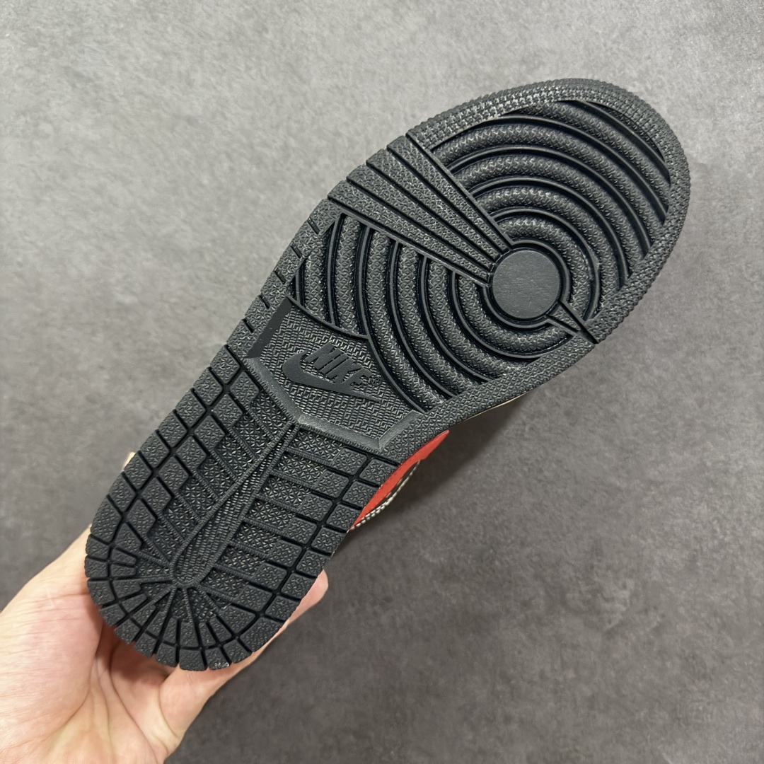 图片[9]-【定制版】Nike Air Jordan 1 Low 高端定制AJ1乔1低帮休闲板鞋 头层皮打造 原鞋原档案开发 冲孔鞋头 满胶鞋垫 四线拉帮 原厂织唛标 鞋舌高弹海绵填充 货号：LR8888-012 尺码：36 36.5 37.5 38 38.5 39 40 40.5 41 42 42.5 43 44 45 编码：HXSB330340-选品中心