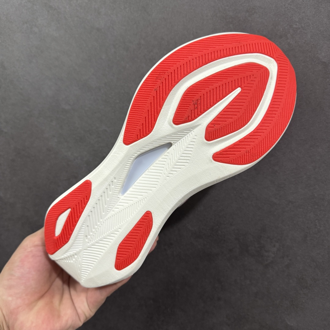 图片[9]-【公司级】Asics SONICBLAST 亚瑟士运动休闲透气专业跑鞋 此种置于中底内部的自适应发泡材料 可在每一次冲击后帮助足弓重新定位 强化迈步时的支撑性中底处的另一项升级为FFBLASTTM PLUSECO缓冲科技 此种材料含有约24%的生物基成分 可在每一步中创造绵柔的触地脚感PureGELM科技位干鞋跟底部 柔软度比标准GELM科技高65% 为长跑训练者带来令人惊奇的运动顺畅感 货号： 1012B8621124 尺码： 40 40.5 41.5 42 42.5 43.5 44 45 46-选品中心