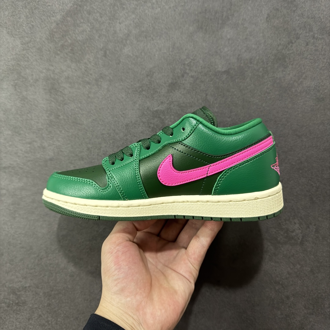 图片[2]-【K版纯原】Air Jordan AJ1 Low 低帮 绿红 DC0774-300 全新流水线出品 市场第二梯队最强版 全部原鞋开发 原楦原纸板开发 全鞋电脑针车 原厂内置全掌气垫 原盒内在原标 唯一Zp原版鞋带绑法 免检产品 全新2022版型 全头层皮料 完美零毛边处理 原厂配置全掌气垫 价格定位良心 新配色陆续出货 尺码：36-46-选品中心