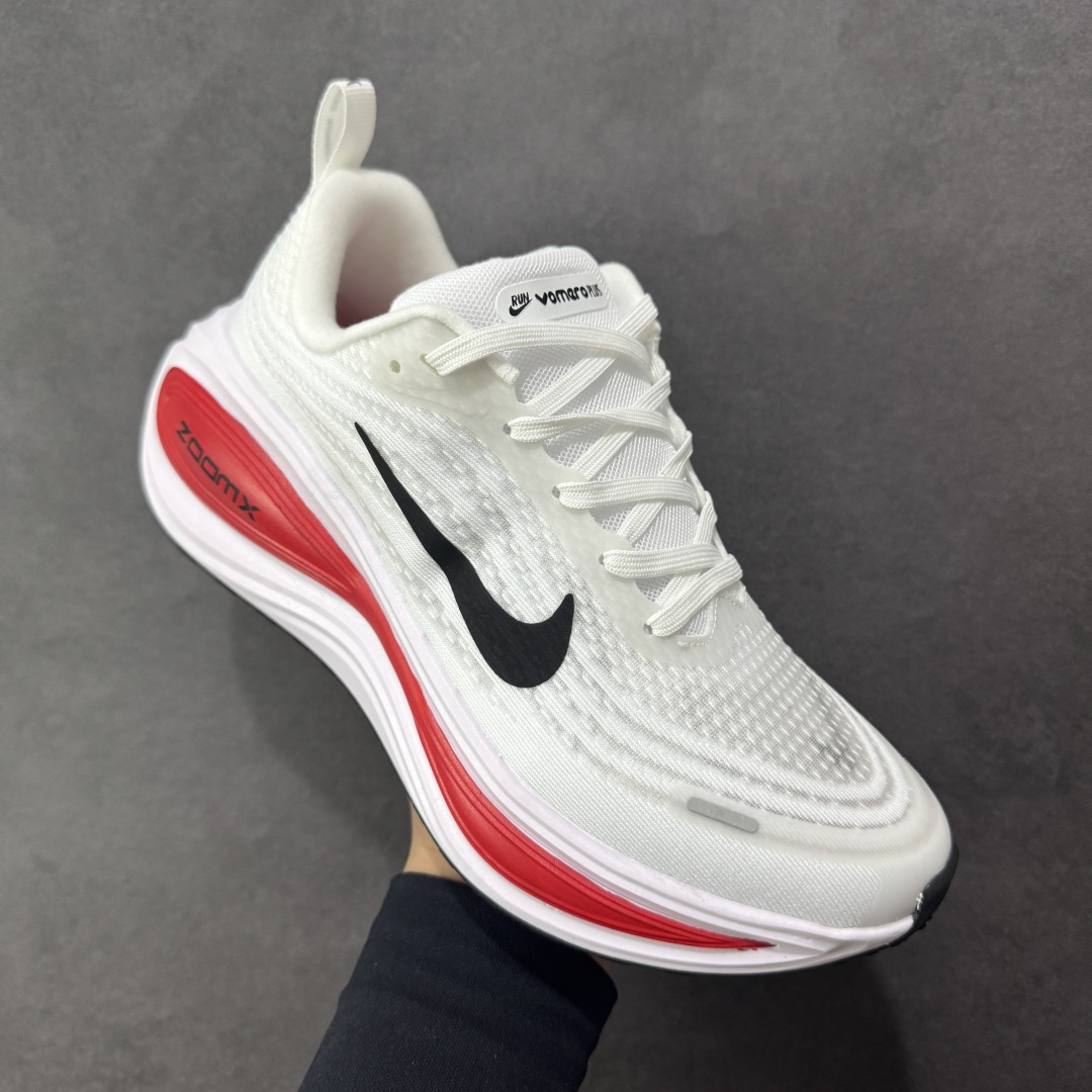 图片[3]-【公司跑量版】Nike VOMERO PLUS 舒适减震防滑 低帮跑步鞋 全掌ReactX泡绵中底 前掌和后跟还配备了Air Zoom气垫单元 据说跑起来更快更舒适哦 这次最大的升级点 首次引入了ReactX泡绵 货号： HV8150-100 尺码： 39 40 40.5 41 42 42.5 43 44 45-选品中心