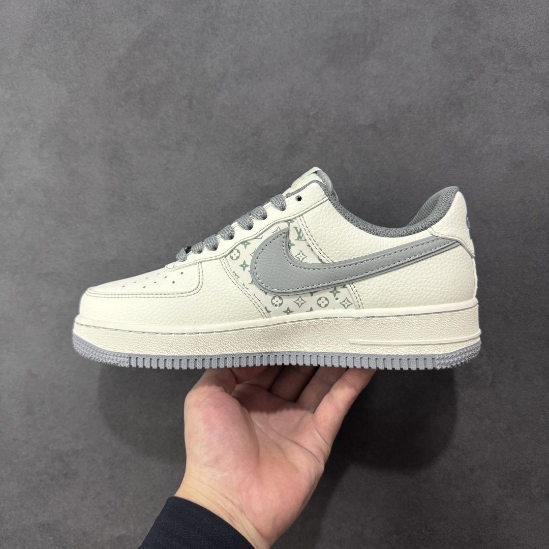 图片[2]-【定制版】Nike Air Force 1\’07 Low LV联名 印花米灰勾 空军一号低帮休闲板鞋  #原楦头原纸板 原装鞋盒 定制五金配件 内置全掌气垫 原厂鞋底 货号：HH7518-079  尺码：36 36.5 37.5 38 38.5 39 40 40.5 41 42 42.5 43 44 44.5 45-选品中心