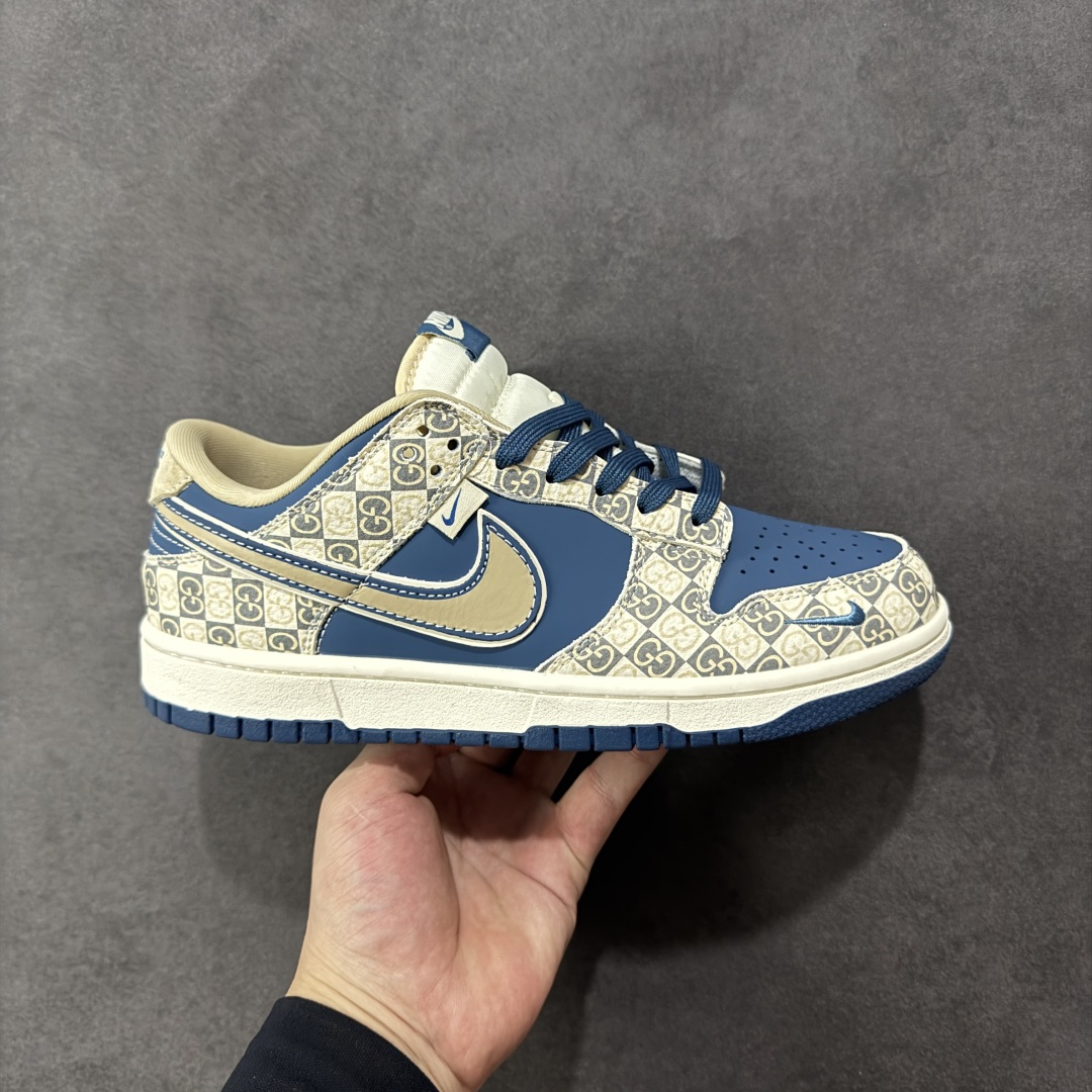 【定制版】Nike Dunk Low Retro ‘DIY高端定制’耐克 低帮休闲运动板鞋 原装头层材料 用料绝不含糊 独家版型蒸餾加工帶來的是更好的视觉和脚感体验 清洁度 电绣工艺 皮料切割干净无任何毛边 细节完美 货号:SR8888-009 尺码:36 36.5 37.5 38 38.5 39 40 40.5 41 42 42.5 43 44 45 编码:HXSB330340-选品中心