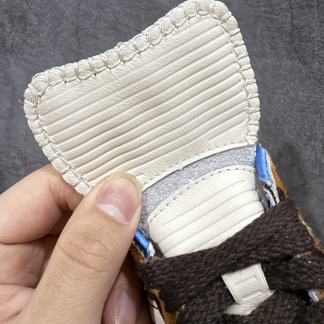 图片[5]-【纳帕软皮版】Wales Bonner x AD 阿迪 Samba 桑巴联名款 低帮休闲板鞋 豹纹 IE0578 市售顶级品质 全新工厂出品 材质细节用料感人 全鞋使用纳帕软皮 成本比市场通货高很多 任何细节 版型都值得反复推敲对比 你会发现这个版本是真的好版本💪🏻 高端零售平台 外贸混卖专供品质 真正1比1还原 私模大底 正确大小孔 配件齐全 原厂马毛材料 鞋面大底无色差 鞋舌为头层材料定型完美不上翘 鞋头黑色皮料为头层软皮料 区别市场二层皮 独家开模大底 非市面公底 仅供5%高端客户 尺码：36 36.5 37.5 38 38.5 39 40 40.5 41 42 42.5 43 44 44.5 45 46-选品中心