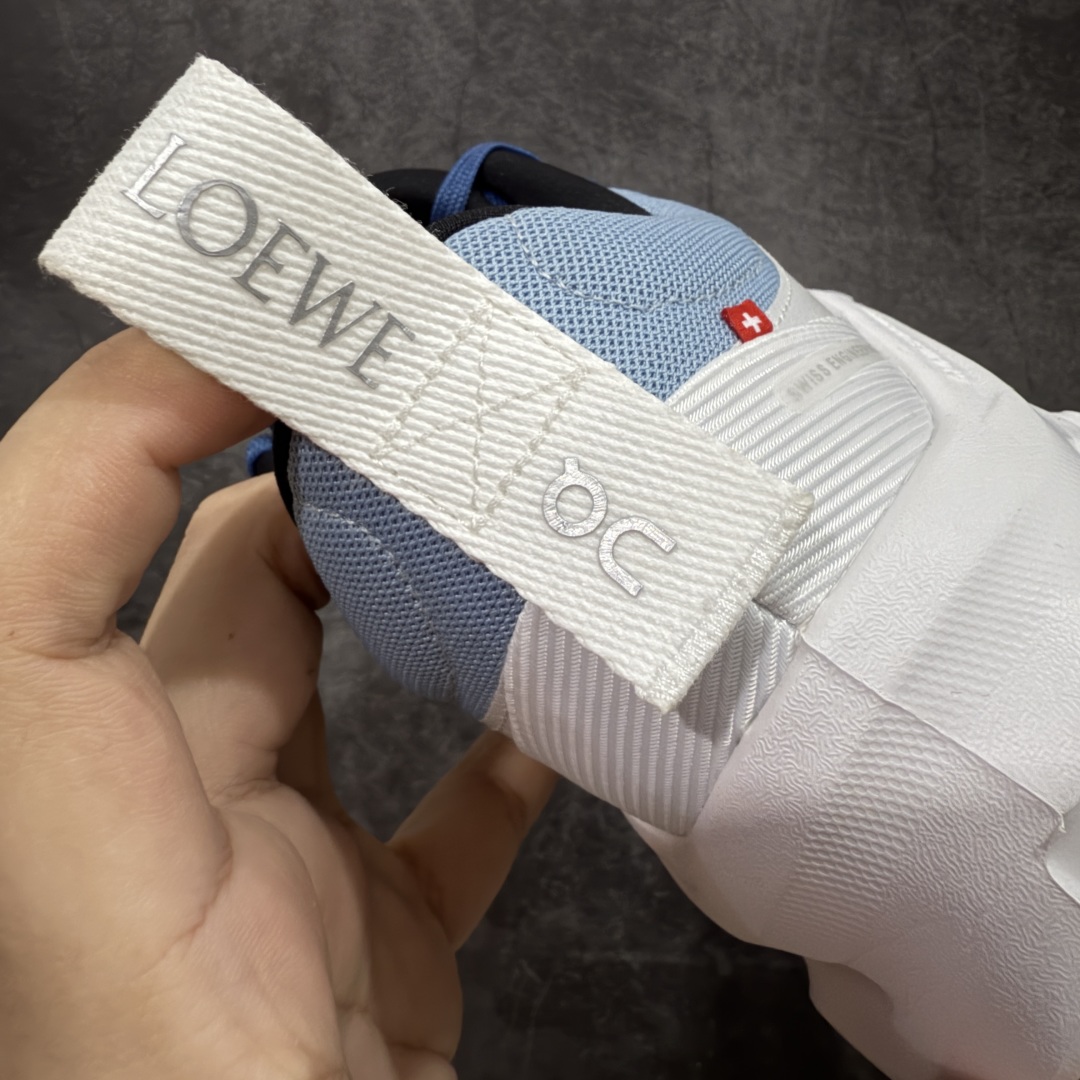 图片[2]-【渠道M版】ON昂跑 x Loewe 罗意威联名二代系列 原版开发 原材料打造 还原真实脚感 鞋底非常软弹 跑步健身必备 原版对比无任何差别 高端零售必推版本 市场独家货 区别市场所有版本 还原对比 鞋面采用一体成型布料 有弹性非常透气 鞋底镂空设计 运用了CLOUDTILT专利技术 弹力十足 毫无负重感 适合日常长距离行走或者休闲旅游 跑步！ 尺码 36 36.5 37.5 38 38.5 39 40 40.5 41 42 42.5 43 44 44.5 45 46！-选品中心