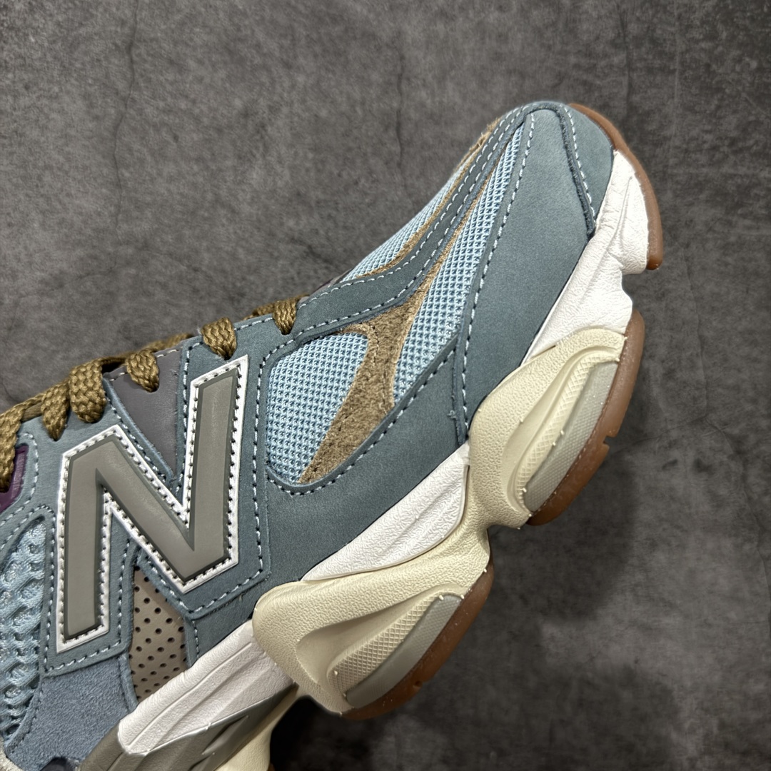 图片[6]-【K8纯原】 New Balance NB9060 联名款 复古休闲运动慢跑鞋 棕灰蓝色U9060BD1 原盒原配件齐全 全套原楦原纸板原厂数据开发 进口三明治网面 原装进口翻毛皮料正确绒感卡色 正确中底拉帮中底网布细节 原厂标裁 带紫光防伪 定制后跟透明水晶模块 冲裁组合 大底贴合程度胶水上色把控完美 整洁度挑战全网艺术家 多道序QC把关品质完善 匠心打造 耗时两个月开发完成 工艺极其复杂难度可想而知 新开独立私模大底 全网唯一正确六层组合大底 高端零售专供产物 尺码：36 37 37.5 38 38.5 39 40 40.5 41 42 42.5 43 44 45-选品中心