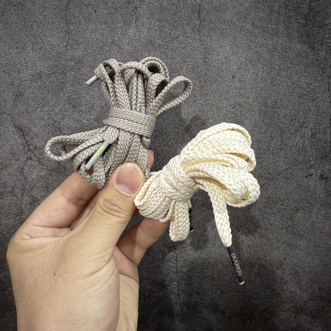 图片[8]-【K8纯原】 New Balance NB9060 联名款 复古休闲运动慢跑鞋 棕灰蓝色U9060BD1 原盒原配件齐全 全套原楦原纸板原厂数据开发 进口三明治网面 原装进口翻毛皮料正确绒感卡色 正确中底拉帮中底网布细节 原厂标裁 带紫光防伪 定制后跟透明水晶模块 冲裁组合 大底贴合程度胶水上色把控完美 整洁度挑战全网艺术家 多道序QC把关品质完善 匠心打造 耗时两个月开发完成 工艺极其复杂难度可想而知 新开独立私模大底 全网唯一正确六层组合大底 高端零售专供产物 尺码：36 37 37.5 38 38.5 39 40 40.5 41 42 42.5 43 44 45-选品中心