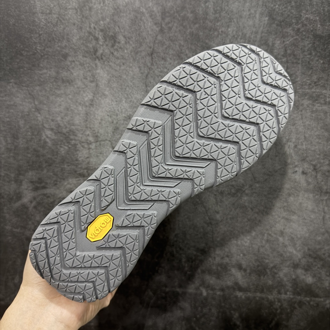 图片[9]-【莞产纯原】迪桑特DESCENTE SKI STYLE系列 保暖耐磨 时尚舒适百搭 短筒雪地靴 户外中筒靴 男款 麂皮鞋面 内里薄绒加持 黄金V底 耐磨防滑 户外功能拉满 防滑防水且保暖性强 百搭高颜值 秋冬户外出行推荐款 尺码：39-45-选品中心