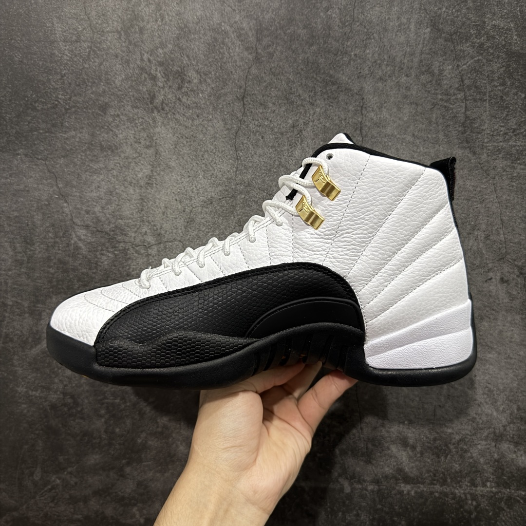 图片[2]-【PK纯原版】Air Jordan AJ12 Retro 潮流 中帮 复古篮球鞋 金扣2025版 CT8013-117 纯原大厂出品 原楦原纸板开发 原汁原味12代鞋型 进口原厂皮料 超软荔枝皮 质感满分 原厂碳板 原装材料 原厂定制金属扣 原厂电绣 支持与公司货全方位对比 只服务于5%懂鞋的高端客户 发国外可支持各种retail商店充正寄售 尺码：40 40.5 41 42 42.5 43 44 44.5 45 45.5 46 47.5-选品中心