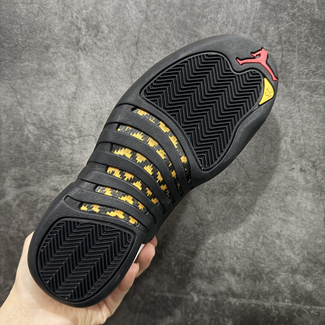 图片[9]-【PK纯原版】Air Jordan AJ12 Retro 潮流 中帮 复古篮球鞋 金扣2025版 CT8013-117 纯原大厂出品 原楦原纸板开发 原汁原味12代鞋型 进口原厂皮料 超软荔枝皮 质感满分 原厂碳板 原装材料 原厂定制金属扣 原厂电绣 支持与公司货全方位对比 只服务于5%懂鞋的高端客户 发国外可支持各种retail商店充正寄售 尺码：40 40.5 41 42 42.5 43 44 44.5 45 45.5 46 47.5-选品中心