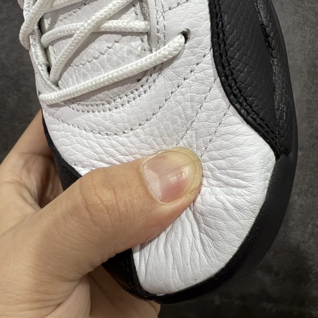 图片[4]-【PK纯原版】Air Jordan AJ12 Retro 潮流 中帮 复古篮球鞋 金扣2025版 CT8013-117 纯原大厂出品 原楦原纸板开发 原汁原味12代鞋型 进口原厂皮料 超软荔枝皮 质感满分 原厂碳板 原装材料 原厂定制金属扣 原厂电绣 支持与公司货全方位对比 只服务于5%懂鞋的高端客户 发国外可支持各种retail商店充正寄售 尺码：40 40.5 41 42 42.5 43 44 44.5 45 45.5 46 47.5-选品中心