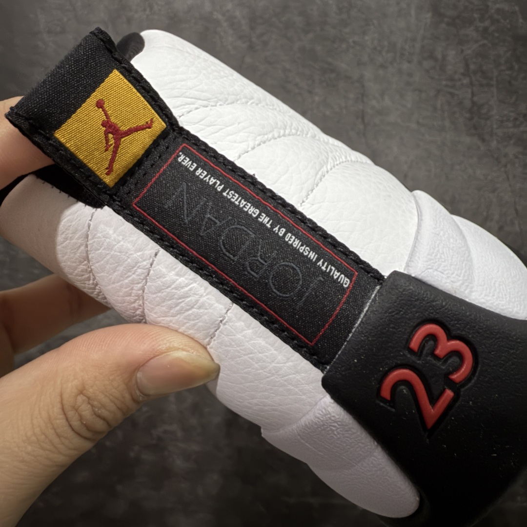 图片[2]-【PK纯原版】Air Jordan AJ12 Retro 潮流 中帮 复古篮球鞋 金扣2025版 CT8013-117 纯原大厂出品 原楦原纸板开发 原汁原味12代鞋型 进口原厂皮料 超软荔枝皮 质感满分 原厂碳板 原装材料 原厂定制金属扣 原厂电绣 支持与公司货全方位对比 只服务于5%懂鞋的高端客户 发国外可支持各种retail商店充正寄售 尺码：40 40.5 41 42 42.5 43 44 44.5 45 45.5 46 47.5-选品中心