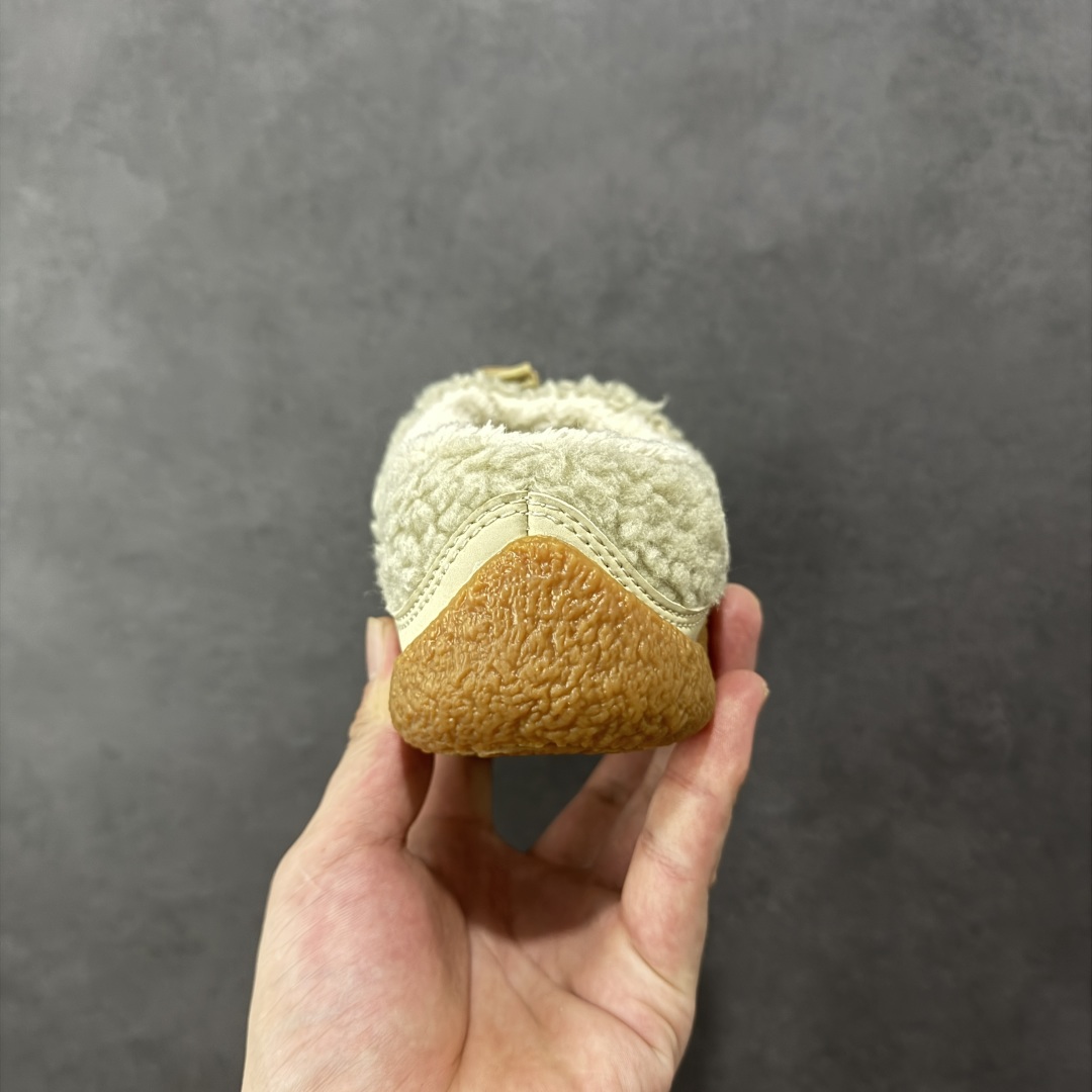 图片[4]-【HK版本】科恩 KEEN Howser 3 SLIDE 冬季户外保暖鞋一脚蹬毛毛鞋小羊蹄 穿一次就会爱上的温暖脚感 高保温性能的羊毛衬里加上耐磨防滑的橡胶外底 打破居家靽和户外靽的界限 你可以穿着它从室内到室外 尺码：35 36 37 38 39-选品中心