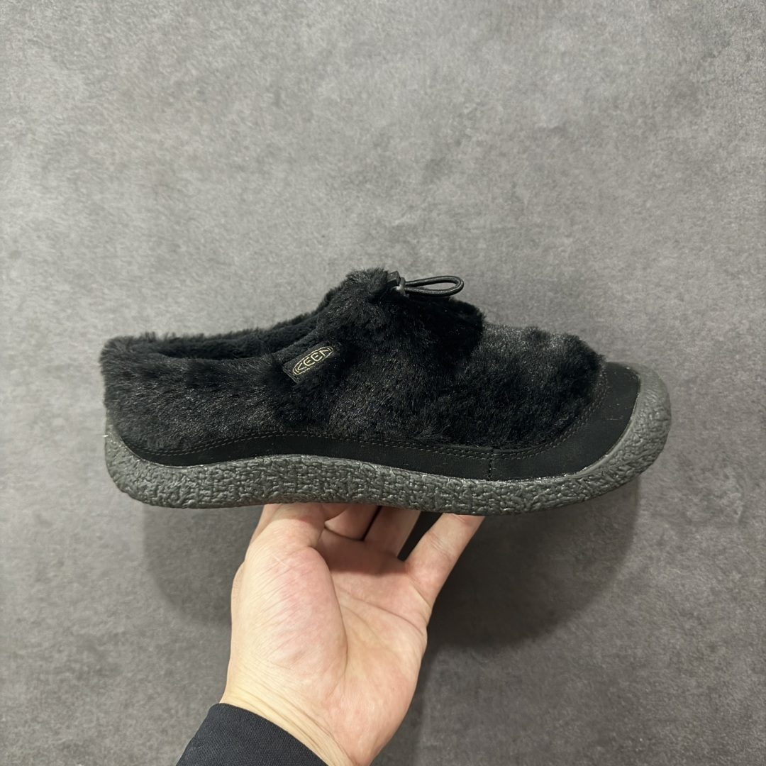 【HK版本】科恩 KEEN Howser 3 SLIDE 冬季户外保暖鞋一脚蹬毛毛鞋小羊蹄 穿一次就会爱上的温暖脚感 高保温性能的羊毛衬里加上耐磨防滑的橡胶外底 打破居家靽和户外靽的界限 你可以穿着它从室内到室外 尺码:35 36 37 38 39-选品中心