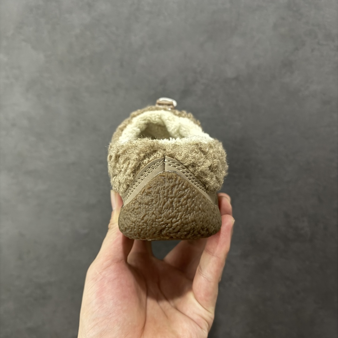 图片[4]-【HK版本】科恩 KEEN Howser 3 SLIDE 冬季户外保暖鞋一脚蹬毛毛鞋小羊蹄 穿一次就会爱上的温暖脚感 高保温性能的羊毛衬里加上耐磨防滑的橡胶外底 打破居家靽和户外靽的界限 你可以穿着它从室内到室外 尺码：35 36 37 38 39-选品中心