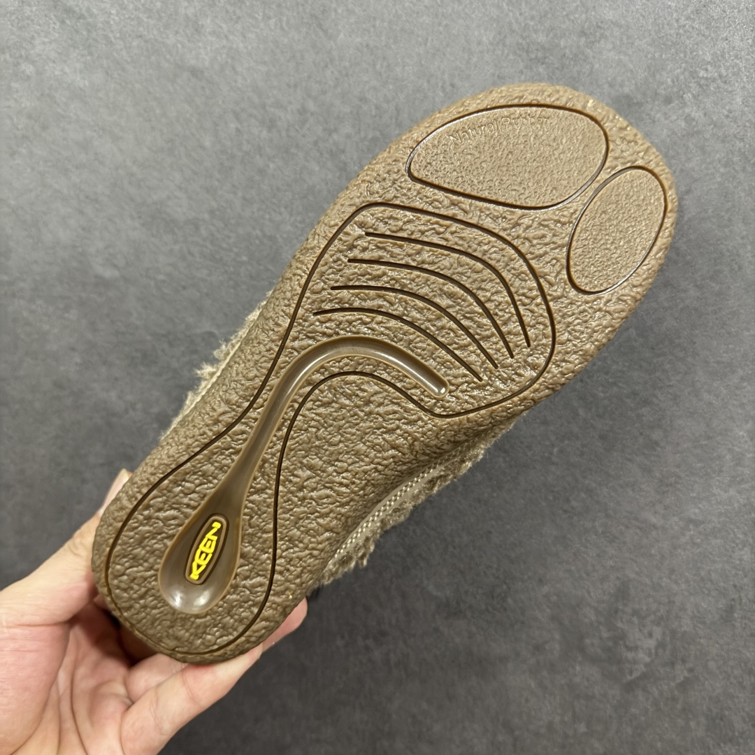 图片[9]-【HK版本】科恩 KEEN Howser 3 SLIDE 冬季户外保暖鞋一脚蹬毛毛鞋小羊蹄 穿一次就会爱上的温暖脚感 高保温性能的羊毛衬里加上耐磨防滑的橡胶外底 打破居家靽和户外靽的界限 你可以穿着它从室内到室外 尺码：35 36 37 38 39-选品中心