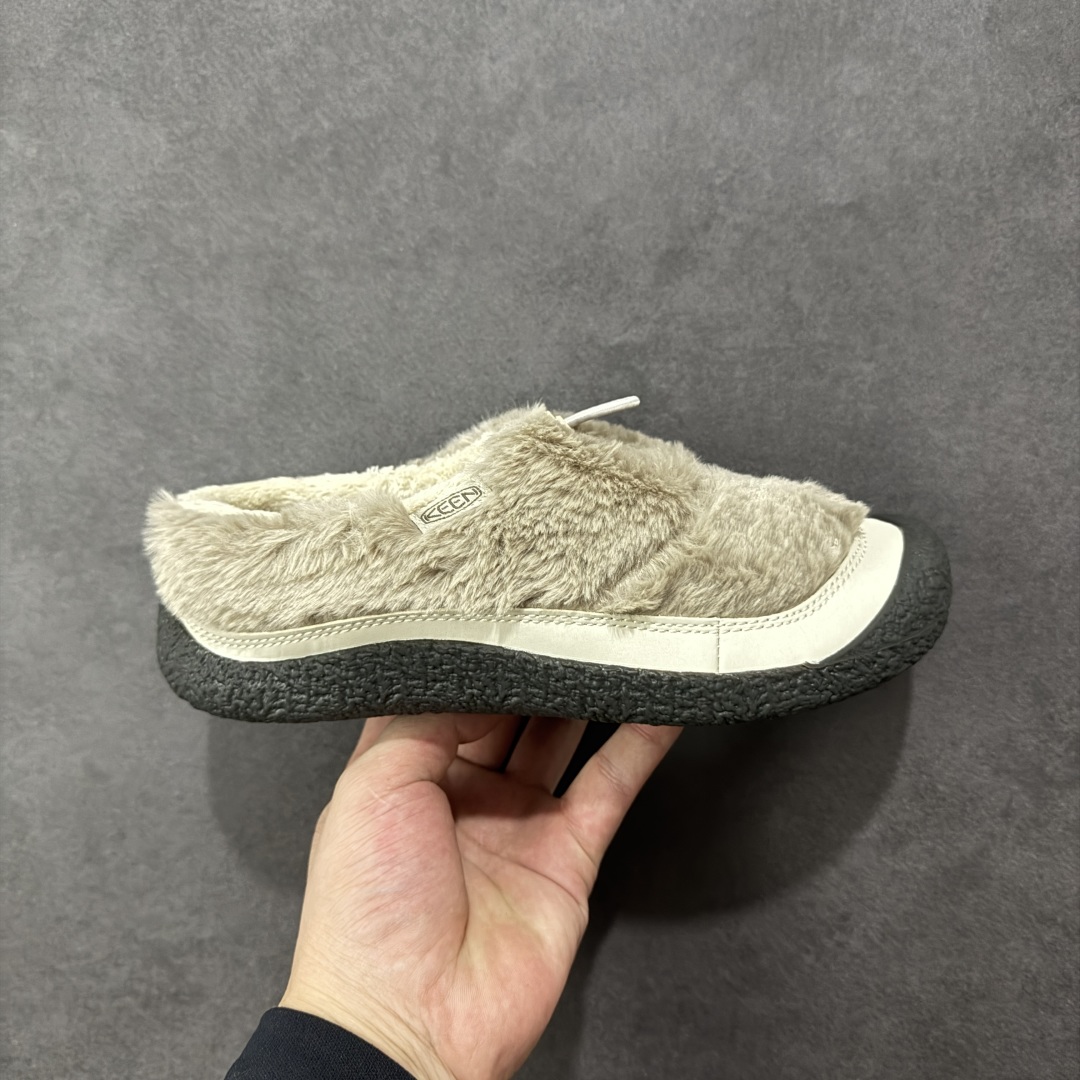 【HK版本】科恩 KEEN Howser 3 SLIDE 冬季户外保暖鞋一脚蹬毛毛鞋小羊蹄 穿一次就会爱上的温暖脚感 高保温性能的羊毛衬里加上耐磨防滑的橡胶外底 打破居家靽和户外靽的界限 你可以穿着它从室内到室外 尺码:35 36 37 38 39-选品中心
