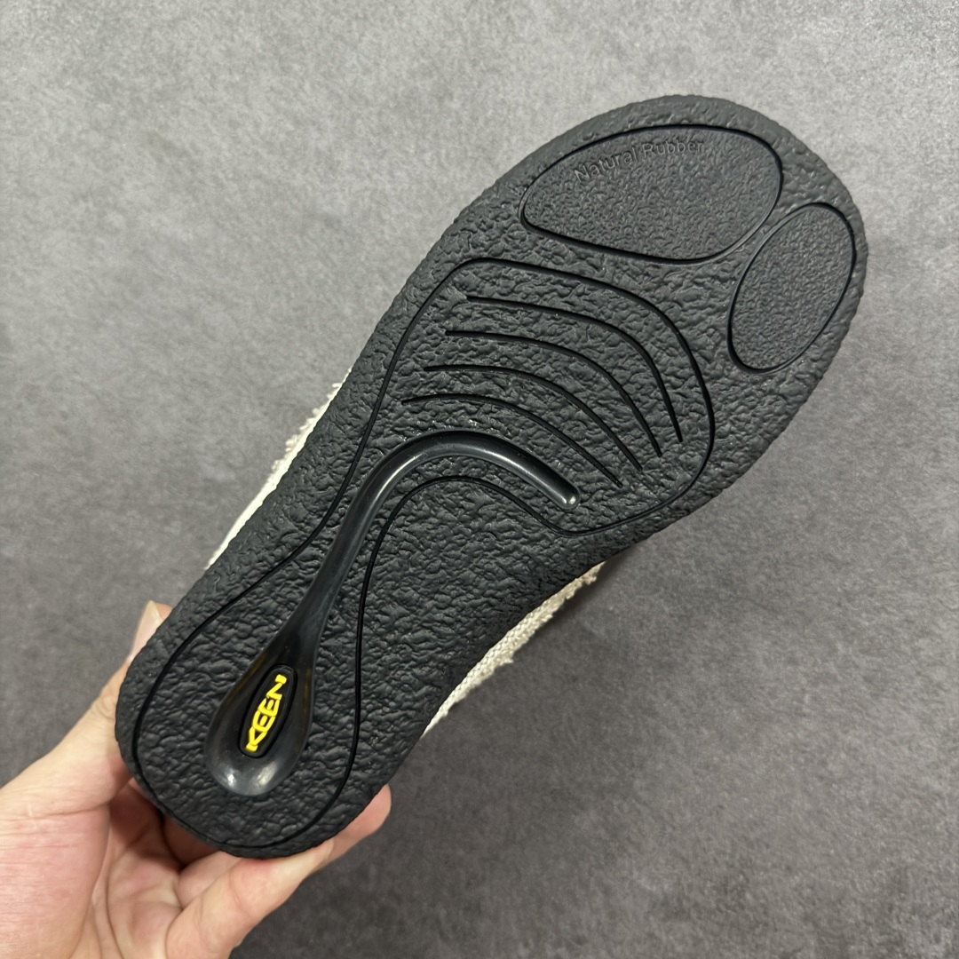 图片[9]-【HK版本】科恩 KEEN Howser 3 SLIDE 冬季户外保暖鞋一脚蹬毛毛鞋小羊蹄 穿一次就会爱上的温暖脚感 高保温性能的羊毛衬里加上耐磨防滑的橡胶外底 打破居家靽和户外靽的界限 你可以穿着它从室内到室外 大底 尺码：35 36 37 38 39-选品中心