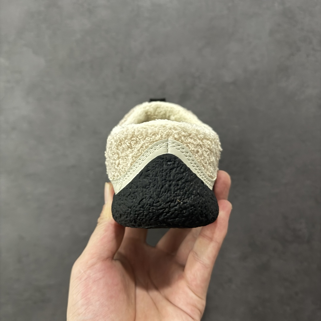 图片[4]-【HK版本】科恩 KEEN Howser 3 SLIDE 冬季户外保暖鞋一脚蹬毛毛鞋小羊蹄 穿一次就会爱上的温暖脚感 高保温性能的羊毛衬里加上耐磨防滑的橡胶外底 打破居家靽和户外靽的界限 你可以穿着它从室内到室外 大底 尺码：35 36 37 38 39-选品中心