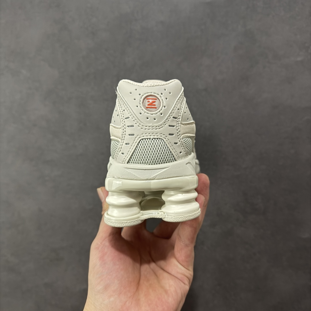 图片[4]-【外贸版本】Nike Shox Ride 2 Sp x Supreme联名款 气柱缓震跑步鞋 Shox系列 舒适与时尚的完美结合，这款现代经典之作，凭借脚跟下方的四个支撑柱和前脚掌的Max Air技术，提供卓越的响应性缓震。鞋面采用真皮与合成革的混合材料，柔软且耐用。此外，鞋身的网眼材料和脚踝周围的通风孔得到了增强，能够保持脚部凉爽。泡绵中底，橡胶外底。 尺码：36-45无半码-选品中心