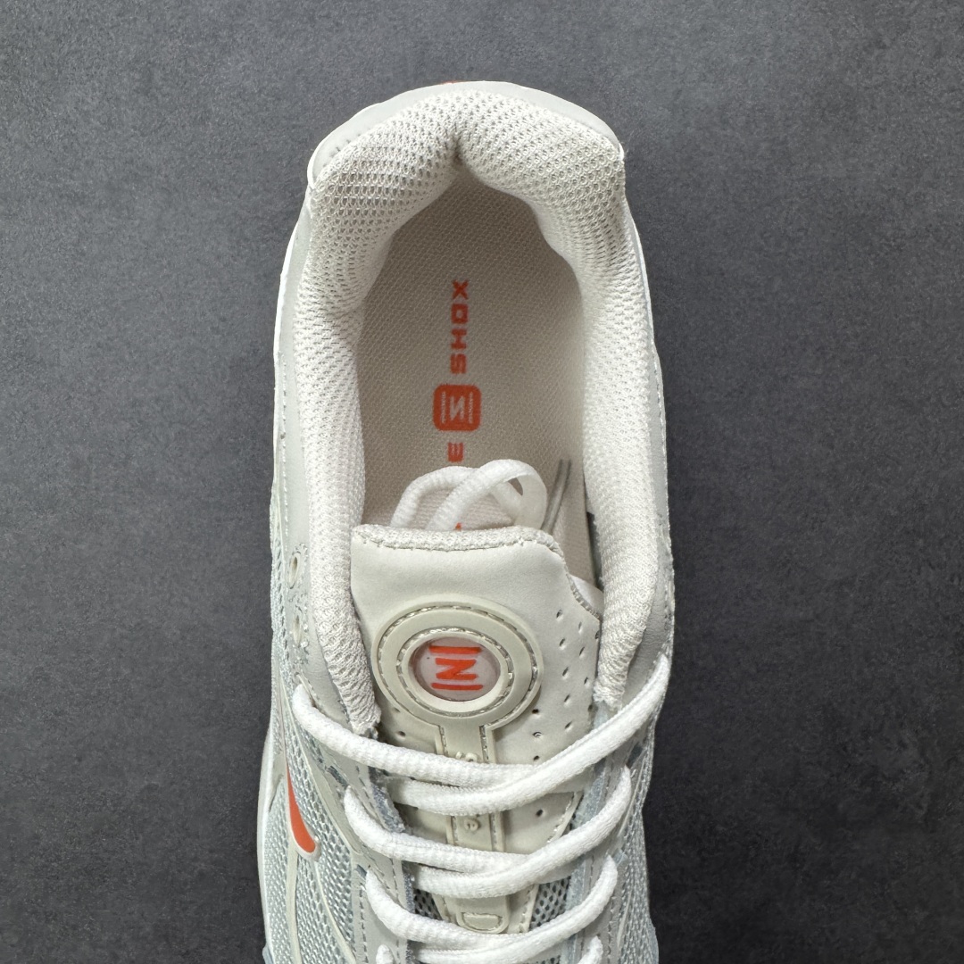 图片[7]-【外贸版本】Nike Shox Ride 2 Sp x Supreme联名款 气柱缓震跑步鞋 Shox系列 舒适与时尚的完美结合，这款现代经典之作，凭借脚跟下方的四个支撑柱和前脚掌的Max Air技术，提供卓越的响应性缓震。鞋面采用真皮与合成革的混合材料，柔软且耐用。此外，鞋身的网眼材料和脚踝周围的通风孔得到了增强，能够保持脚部凉爽。泡绵中底，橡胶外底。 尺码：36-45无半码-选品中心