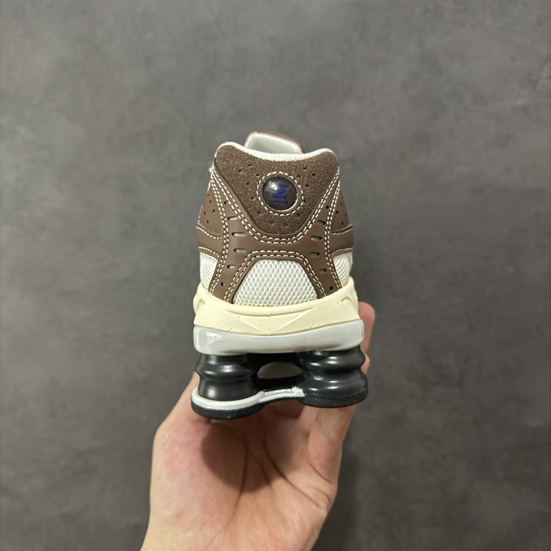 图片[4]-【外贸版本】Nike Shox Ride 2 Sp x Supreme联名款 气柱缓震跑步鞋 Shox系列 舒适与时尚的完美结合，这款现代经典之作，凭借脚跟下方的四个支撑柱和前脚掌的Max Air技术，提供卓越的响应性缓震。鞋面采用真皮与合成革的混合材料，柔软且耐用。此外，鞋身的网眼材料和脚踝周围的通风孔得到了增强，能够保持脚部凉爽。泡绵中底，橡胶外底。 尺码：36-45无半码-选品中心