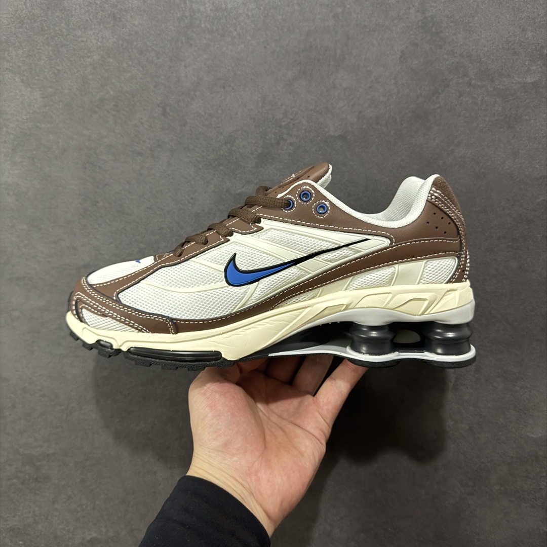 图片[2]-【外贸版本】Nike Shox Ride 2 Sp x Supreme联名款 气柱缓震跑步鞋 Shox系列 舒适与时尚的完美结合，这款现代经典之作，凭借脚跟下方的四个支撑柱和前脚掌的Max Air技术，提供卓越的响应性缓震。鞋面采用真皮与合成革的混合材料，柔软且耐用。此外，鞋身的网眼材料和脚踝周围的通风孔得到了增强，能够保持脚部凉爽。泡绵中底，橡胶外底。 尺码：36-45无半码-选品中心