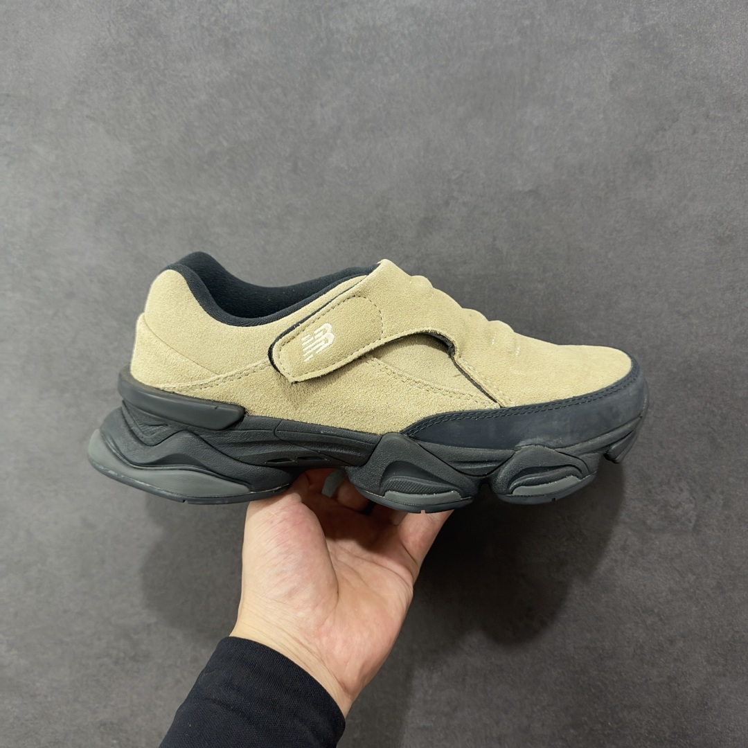 【公司级】New Balance 8040 融合设计款 减震防滑耐磨透气休闲跑运动鞋 New Balance 8040虽然这款运动鞋的上半部分是全新的 但下半部分则直接沿用了2022年的9060型号 中底采用厚重设计 融合了Abzorb 技术 增加了弹性 它还配有SBS 缓冲垫和抓地力强的橡胶外底 货号:U8040UOG 尺码:39.5 40 40.5 41.5 42 42.5 43 44 44.5 45 46 47-选品中心