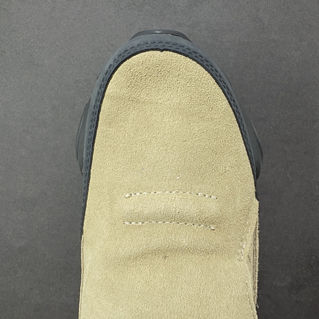 图片[8]-【公司级】New Balance 8040 融合设计款 减震防滑耐磨透气休闲跑运动鞋 New Balance 8040虽然这款运动鞋的上半部分是全新的 但下半部分则直接沿用了2022年的9060型号 中底采用厚重设计 融合了Abzorb 技术 增加了弹性 它还配有SBS 缓冲垫和抓地力强的橡胶外底 货号：U8040UOG 尺码：39.5 40 40.5 41.5 42 42.5 43 44 44.5 45 46 47-选品中心