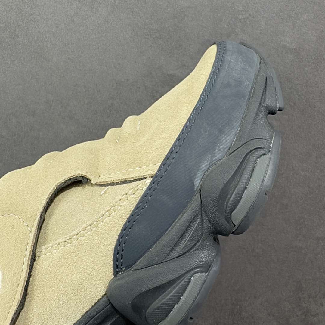 图片[5]-【公司级】New Balance 8040 融合设计款 减震防滑耐磨透气休闲跑运动鞋 New Balance 8040虽然这款运动鞋的上半部分是全新的 但下半部分则直接沿用了2022年的9060型号 中底采用厚重设计 融合了Abzorb 技术 增加了弹性 它还配有SBS 缓冲垫和抓地力强的橡胶外底 货号：U8040UOG 尺码：39.5 40 40.5 41.5 42 42.5 43 44 44.5 45 46 47-选品中心
