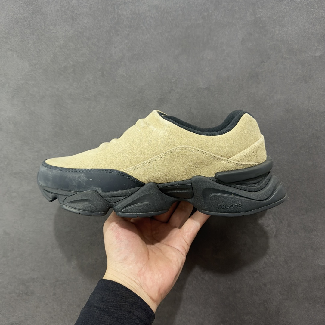 图片[2]-【公司级】New Balance 8040 融合设计款 减震防滑耐磨透气休闲跑运动鞋 New Balance 8040虽然这款运动鞋的上半部分是全新的 但下半部分则直接沿用了2022年的9060型号 中底采用厚重设计 融合了Abzorb 技术 增加了弹性 它还配有SBS 缓冲垫和抓地力强的橡胶外底 货号：U8040UOG 尺码：39.5 40 40.5 41.5 42 42.5 43 44 44.5 45 46 47-选品中心