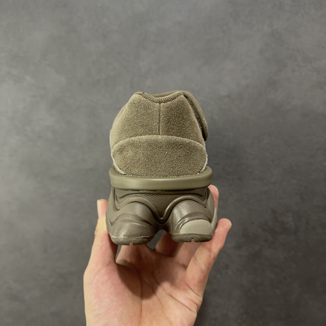 图片[4]-【公司级】New Balance 8040 融合设计款 减震防滑耐磨透气休闲跑运动鞋 New Balance 8040虽然这款运动鞋的上半部分是全新的 但下半部分则直接沿用了2022年的9060型号 中底采用厚重设计 融合了Abzorb 技术 增加了弹性 它还配有SBS 缓冲垫和抓地力强的橡胶外底 货号：U8040UOA 尺码：39.5 40 40.5 41.5 42 42.5 43 44 44.5 45 46 47-选品中心