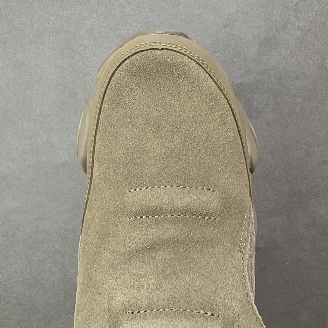 图片[8]-【公司级】New Balance 8040 融合设计款 减震防滑耐磨透气休闲跑运动鞋 New Balance 8040虽然这款运动鞋的上半部分是全新的 但下半部分则直接沿用了2022年的9060型号 中底采用厚重设计 融合了Abzorb 技术 增加了弹性 它还配有SBS 缓冲垫和抓地力强的橡胶外底 货号：U8040UOA 尺码：39.5 40 40.5 41.5 42 42.5 43 44 44.5 45 46 47-选品中心