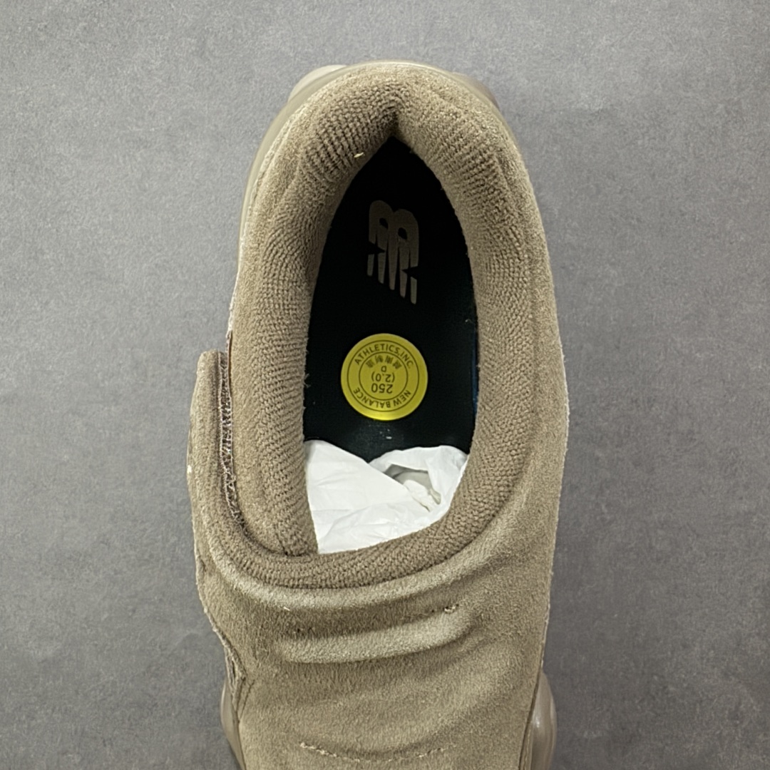 图片[7]-【公司级】New Balance 8040 融合设计款 减震防滑耐磨透气休闲跑运动鞋 New Balance 8040虽然这款运动鞋的上半部分是全新的 但下半部分则直接沿用了2022年的9060型号 中底采用厚重设计 融合了Abzorb 技术 增加了弹性 它还配有SBS 缓冲垫和抓地力强的橡胶外底 货号：U8040UOA 尺码：39.5 40 40.5 41.5 42 42.5 43 44 44.5 45 46 47-选品中心