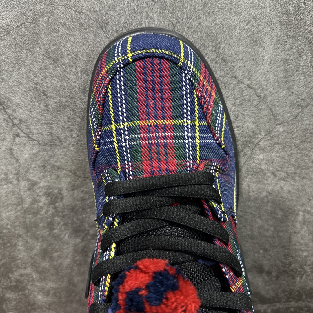 图片[5]-【Top纯原】Nike SB Dunk Low \”Nardwuar\” 联名款 苏格兰格纹低帮休闲滑板鞋 #鞋款以织物材质覆盖，鞋面采用鲜艳的格纹设计，将红色、绿色、海军蓝和黄色以苏格兰格子呢的格纹图案巧妙融合。 货号： II1493-600 尺码：40 40.5 41 42 42.5 43 44 44.5 45 46 47.5-选品中心